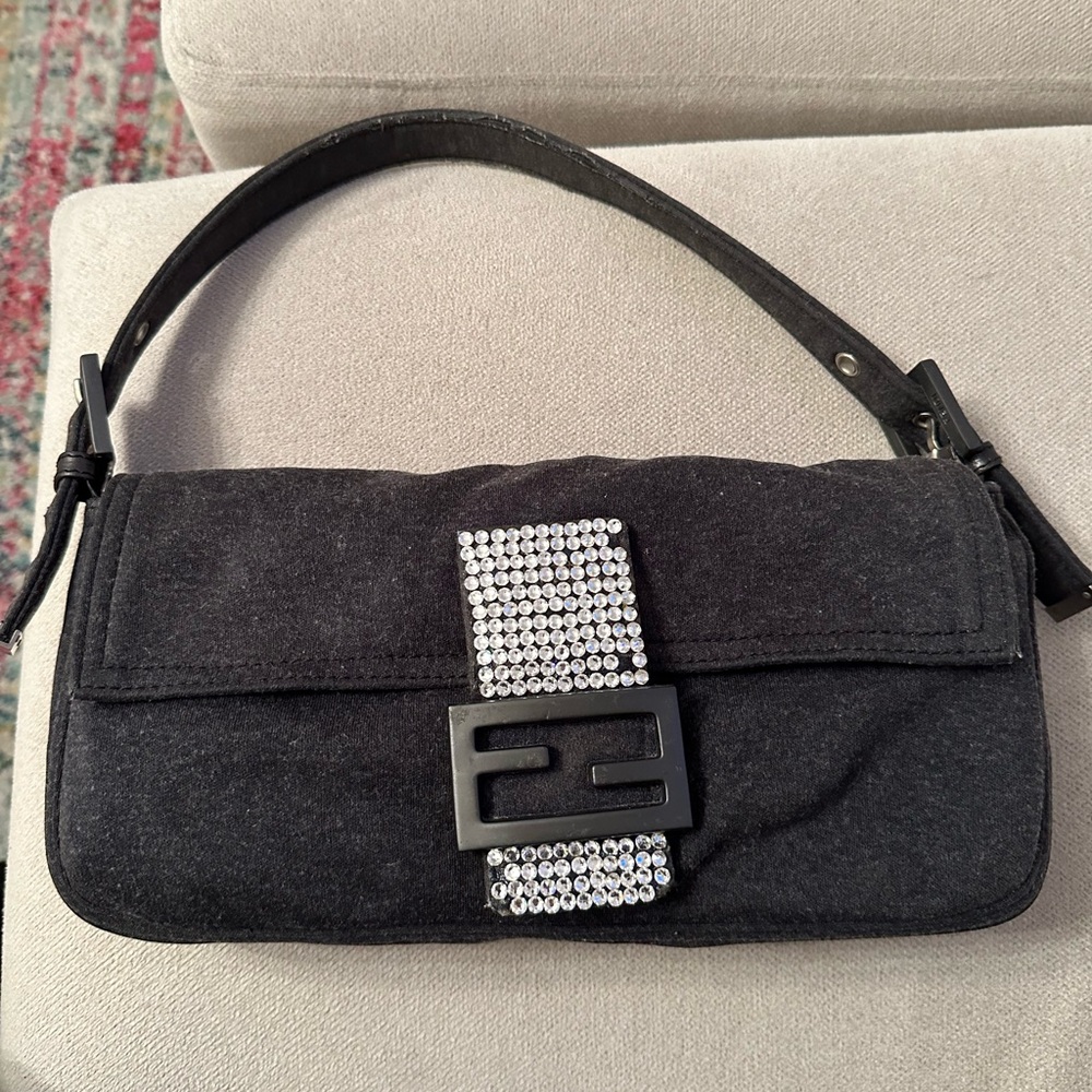 🩵SOLD🩵 DO NOT BUY fendi baguette in dark grey